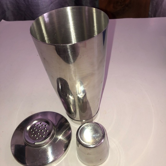 Stainless Steel Cocktail Shaker / bar accessories/ man cave/ lady cave- used - Picture 2 of 8